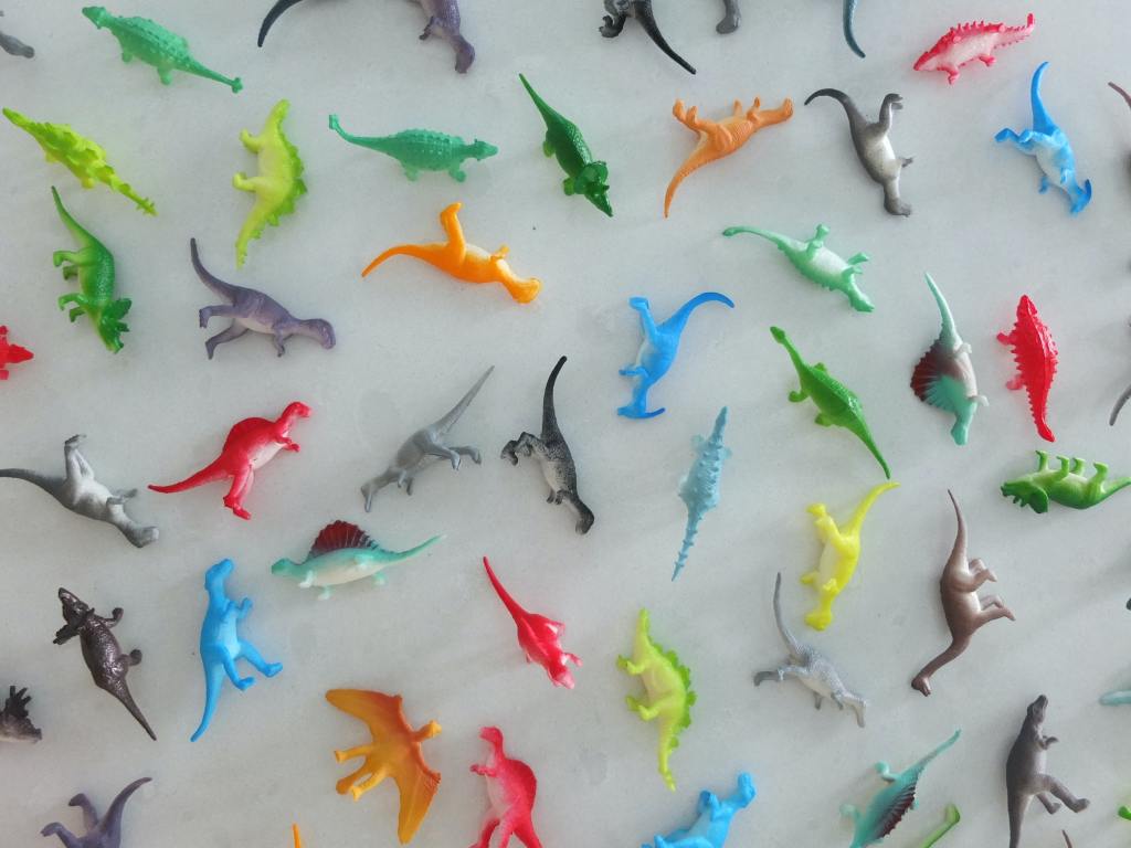 toy dinosaurs