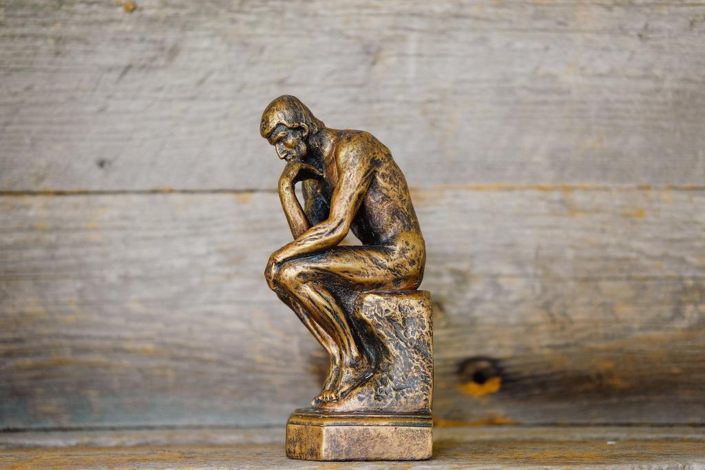 bookend figure of the sitting thinker